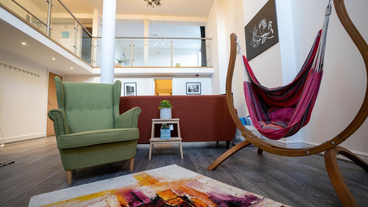 Stunning Mezzanine Apartment Near City Centre 카디프 외부 사진