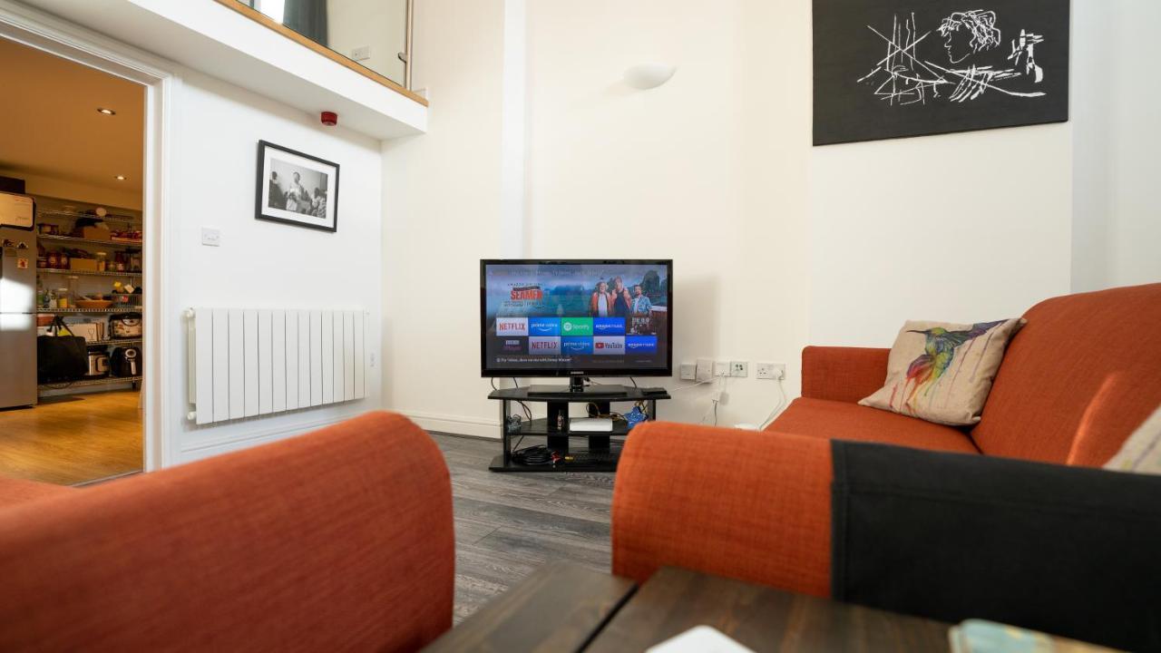 Stunning Mezzanine Apartment Near City Centre 카디프 외부 사진