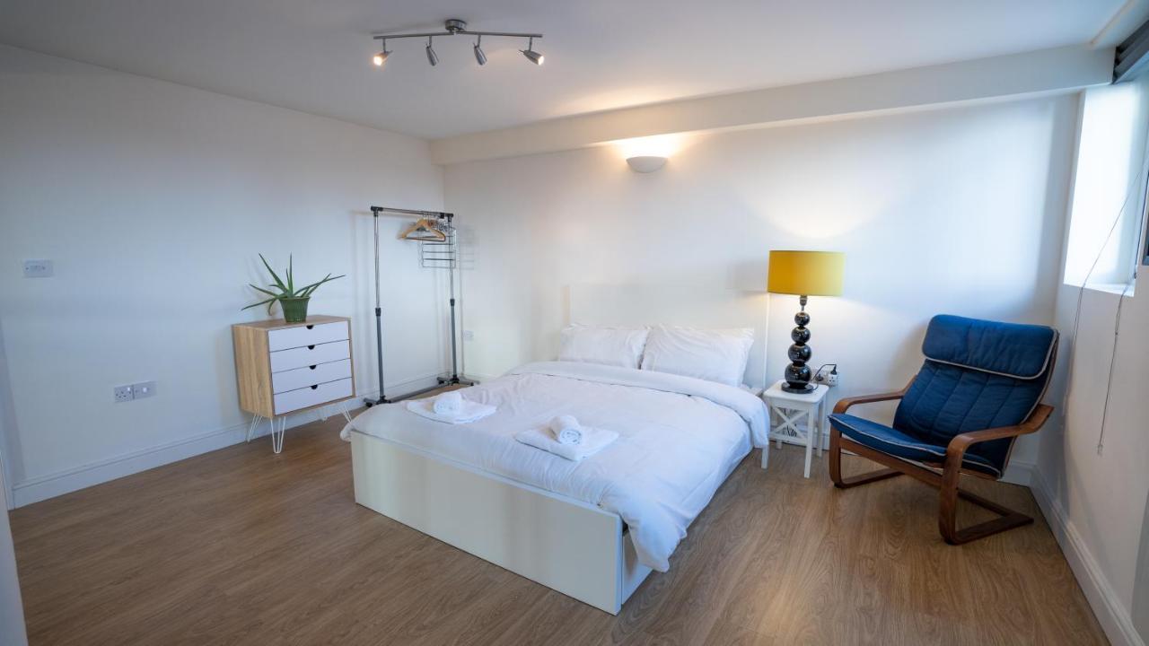 Stunning Mezzanine Apartment Near City Centre 카디프 외부 사진