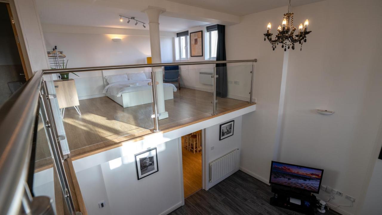Stunning Mezzanine Apartment Near City Centre 카디프 외부 사진