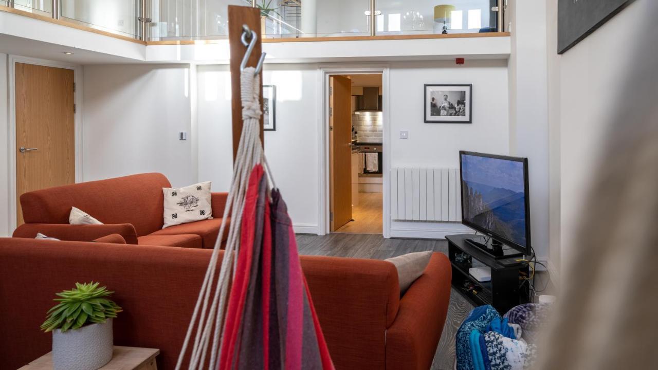 Stunning Mezzanine Apartment Near City Centre 카디프 외부 사진