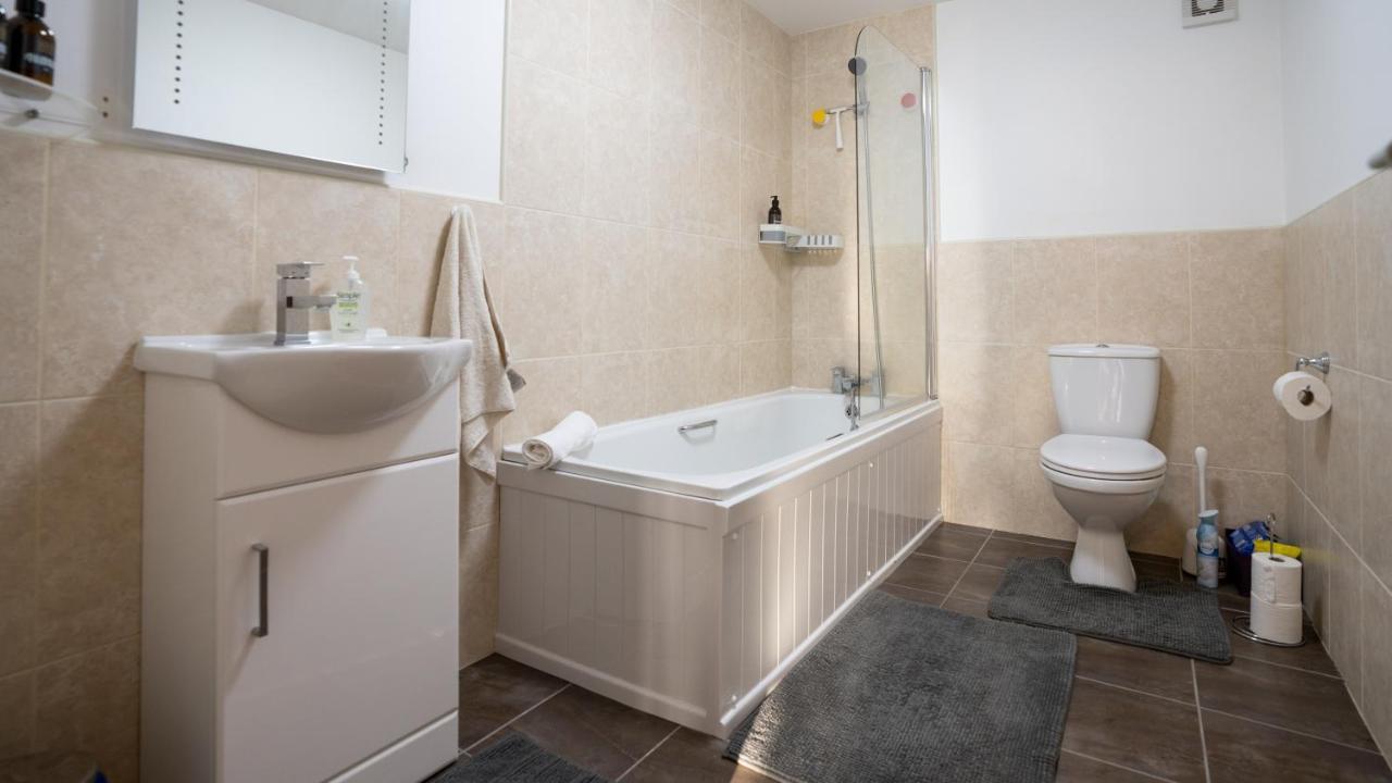 Stunning Mezzanine Apartment Near City Centre 카디프 외부 사진