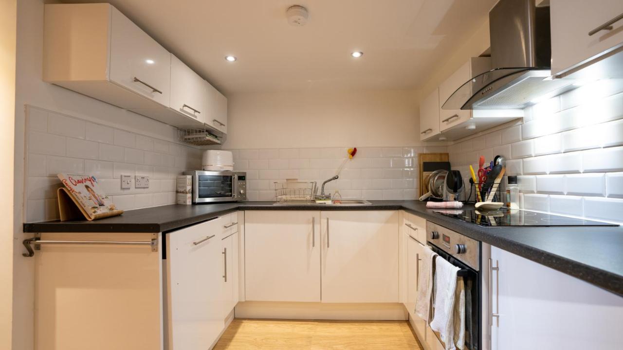 Stunning Mezzanine Apartment Near City Centre 카디프 외부 사진